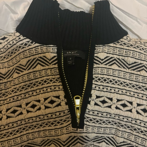 Skyr Athletic lifestyle ✨$4 when bundled✨ knit quarter zip fleece ❄️ - Picture 4 of 4